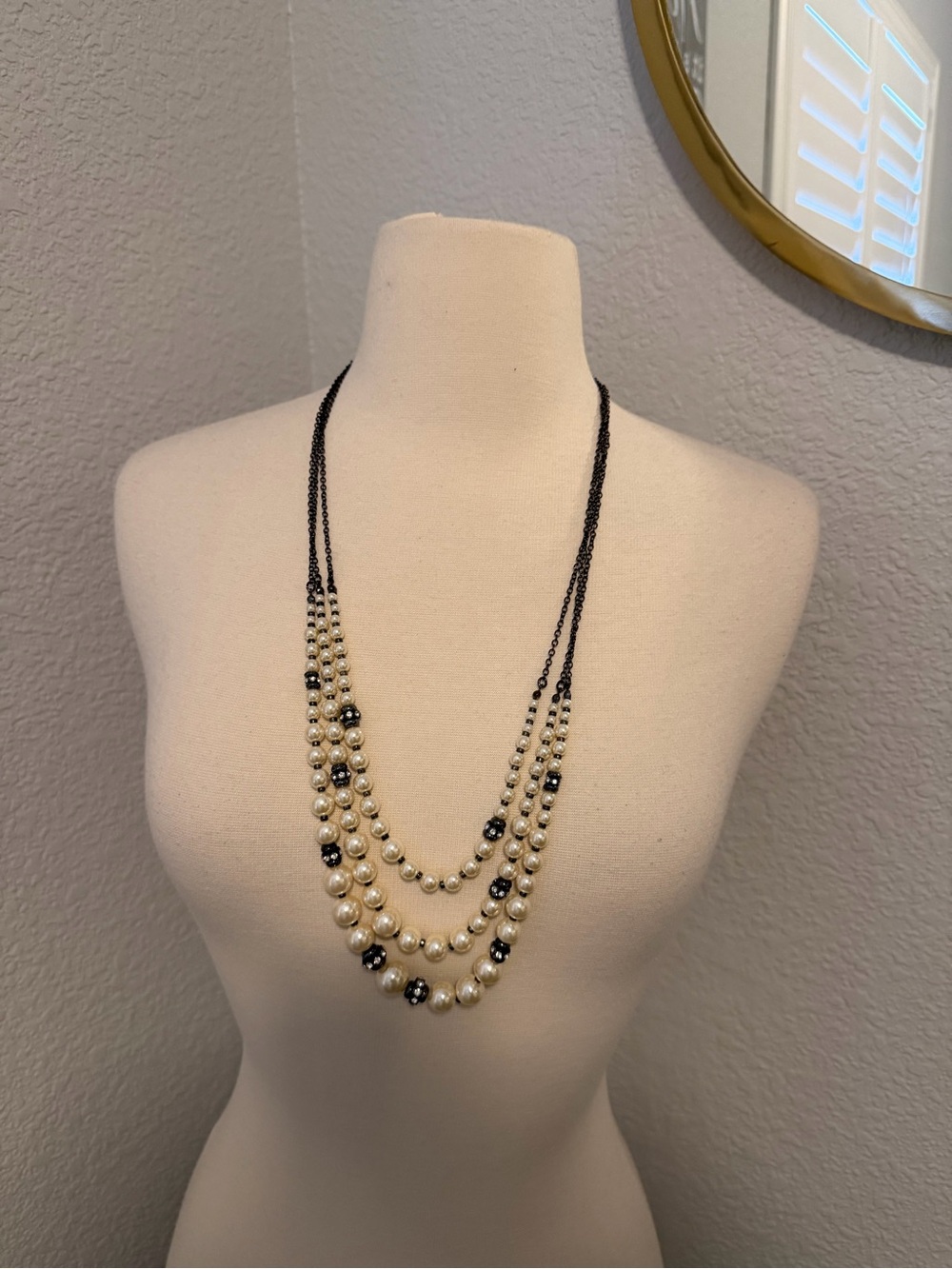 Source Unknown Cream Pearl and Black Bead Layered Necklace